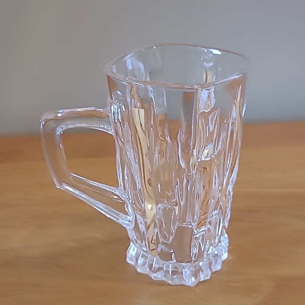 STUNNING Clear Glass Demitasse Mugs With Gold Tone Detail, Set of 6 Mugs - Picture 6 of 16